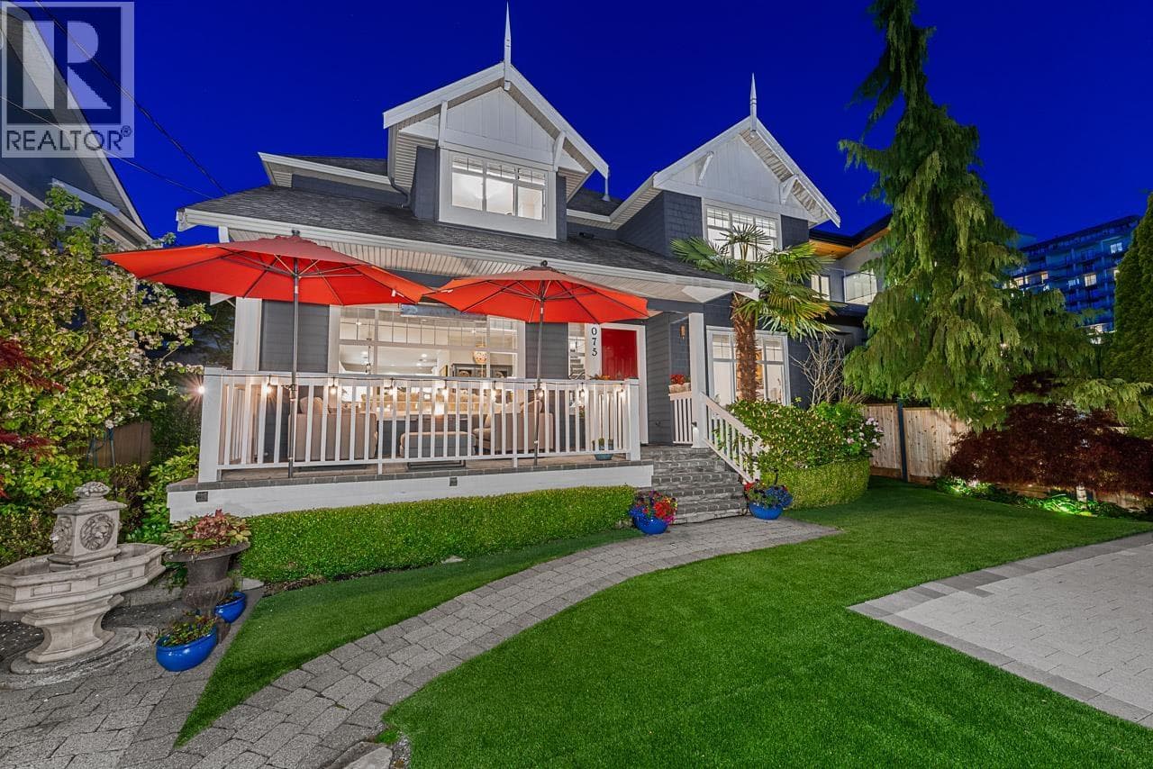 1075 Esplanade Avenue, Ambleside, West Vancouver, BC